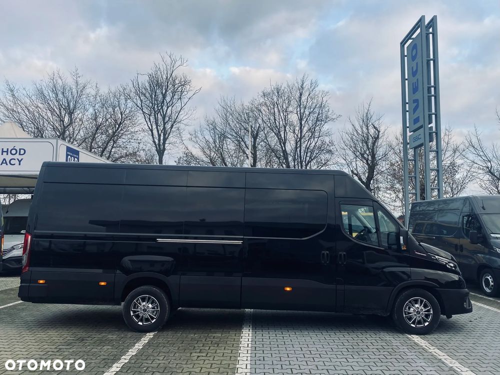 Iveco Daily 35S18HA8 V 3.0 Diesel 180KM AT8 Furgon Brygadowy L4H2 - 4