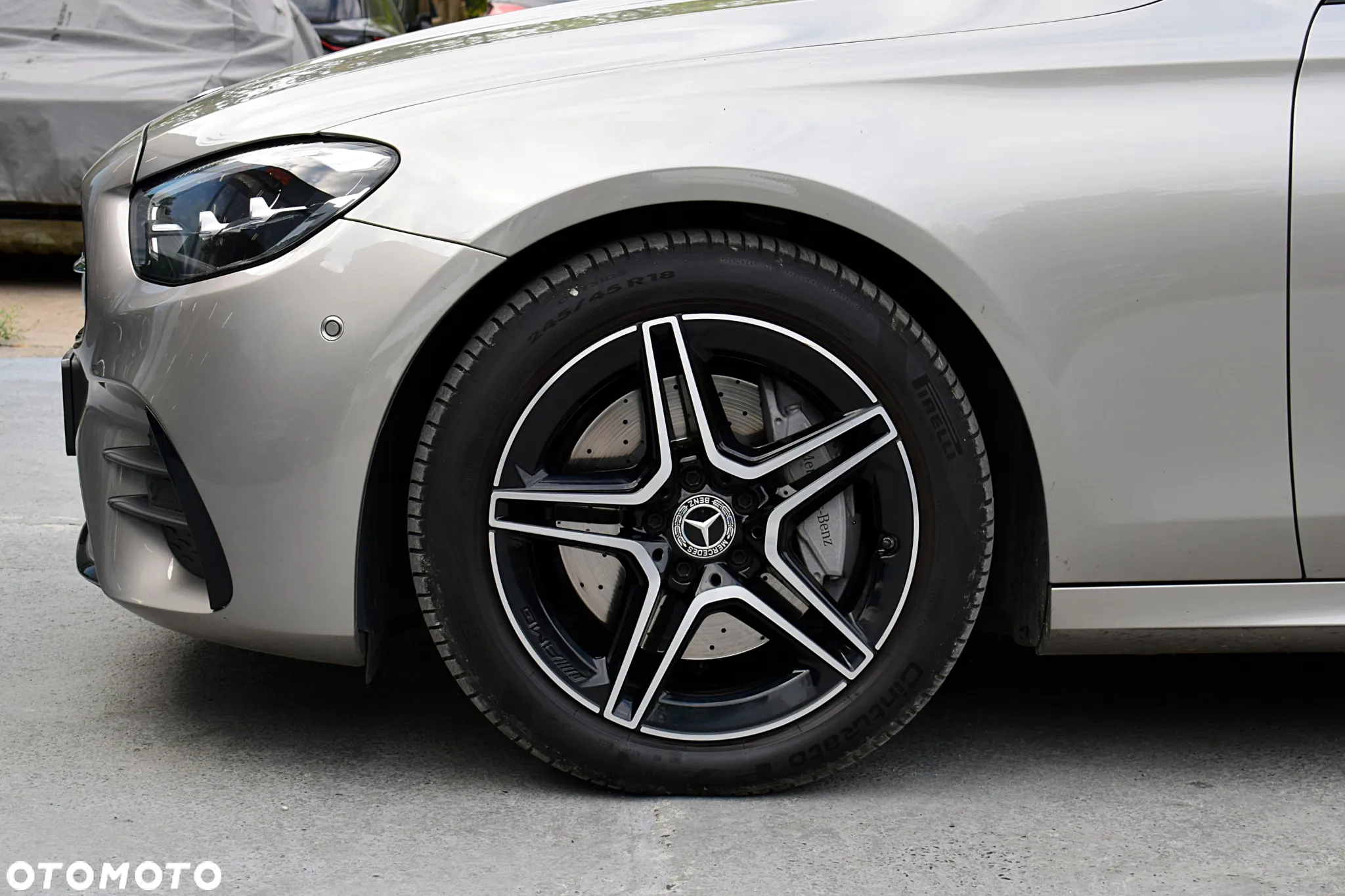 Mercedes-Benz Klasa E 220 d AMG - 23