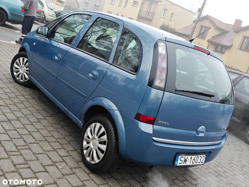 Opel Corsa 1.4 16V Cosmo - 6