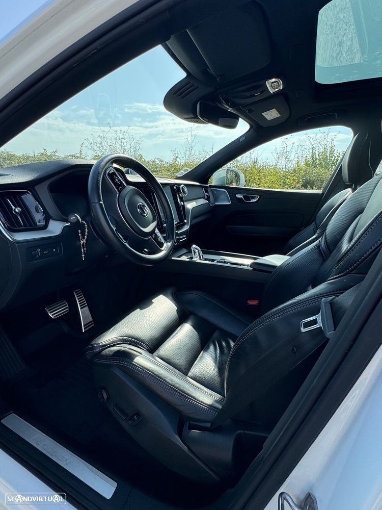 Volvo XC 60 2.0 T8 PHEV R-Design AWD - 13