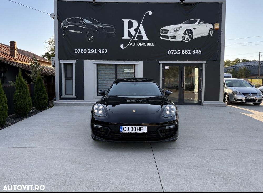 Porsche Panamera 4 E-Hybrid - 3