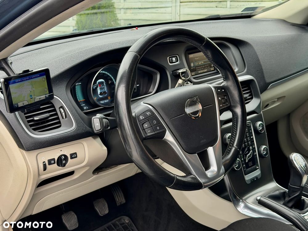 Volvo V40 D2 Momentum - 10
