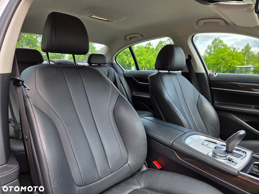 BMW Seria 7 730Ld mHEV - 17