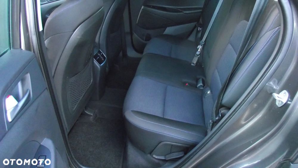 Hyundai Tucson 1.6 GDI BlueDrive Design 2WD - 16