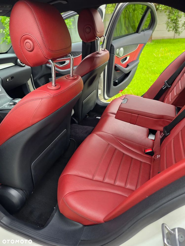 Mercedes-Benz Klasa C AMG 43 4Matic 9G-TRONIC - 23