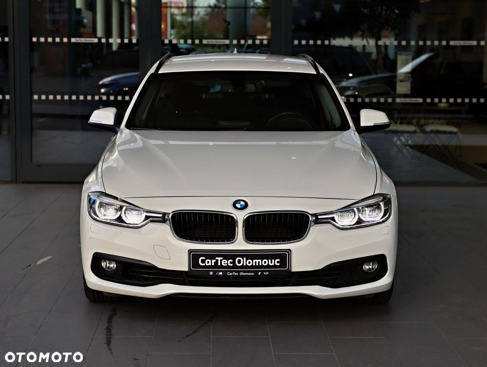 BMW Seria 3 318i - 3