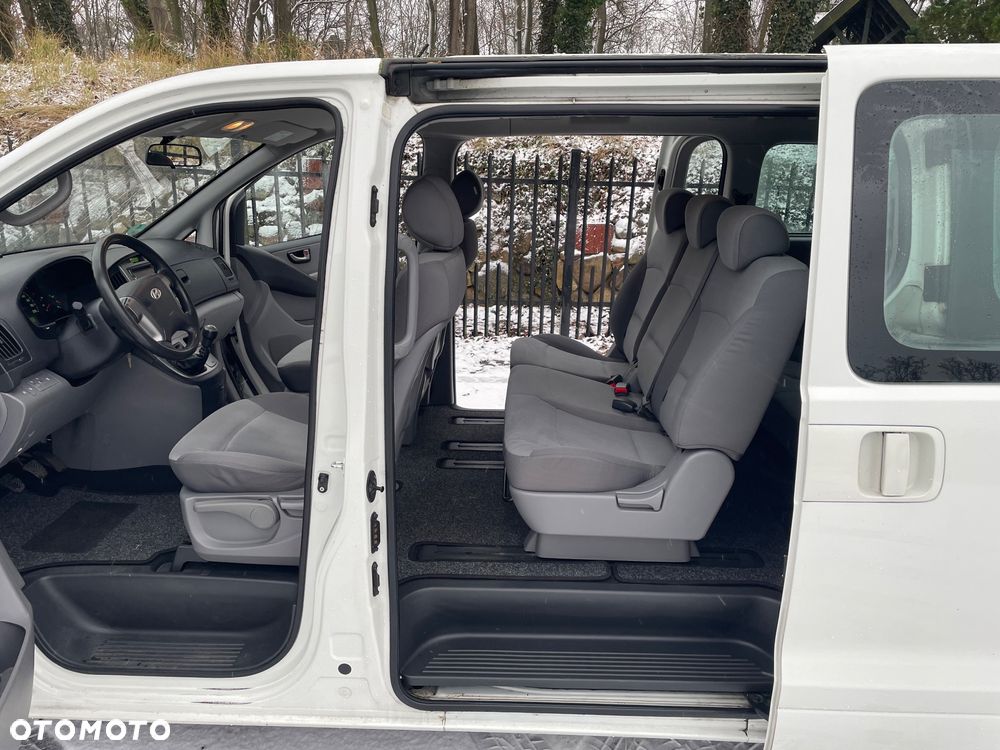 Hyundai H-1 Starex - 10