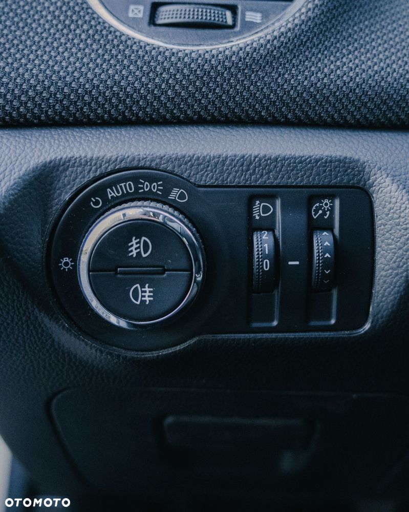 Chevrolet Cruze 1.6 LT - 16