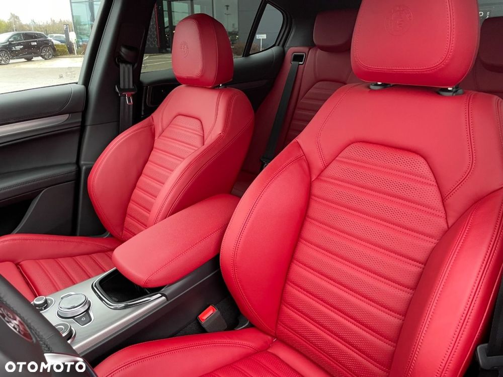 Alfa Romeo Stelvio - 10