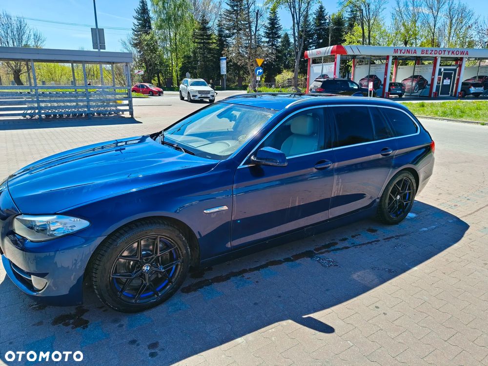 BMW Seria 5 528i Sport-Aut - 2