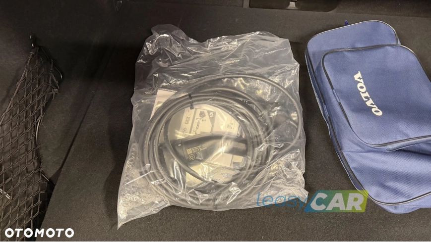 Volvo XC 60 T6 Plug-In Hybrid AWD Ultra Dark - 19