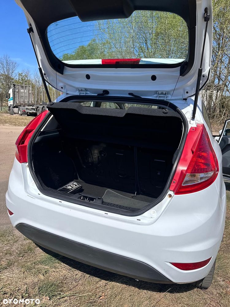 Ford Fiesta 1.25 Ambiente EU5 - 8