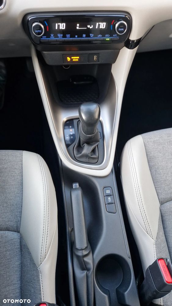 Toyota Yaris 1.5 Selection Elegant CVT - 17