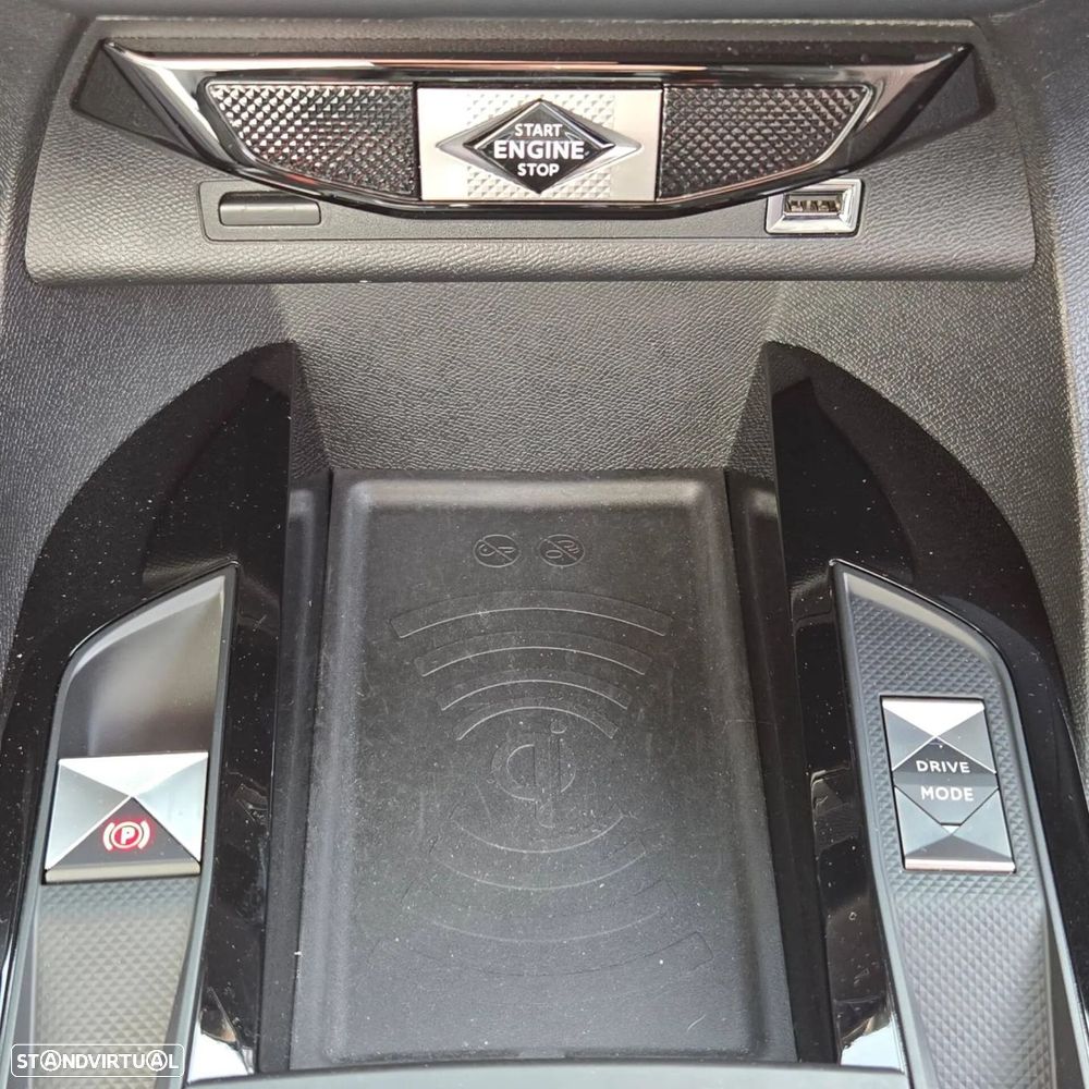 DS DS3 Crossback E-TENSE PERFORMANCE LINE - 23