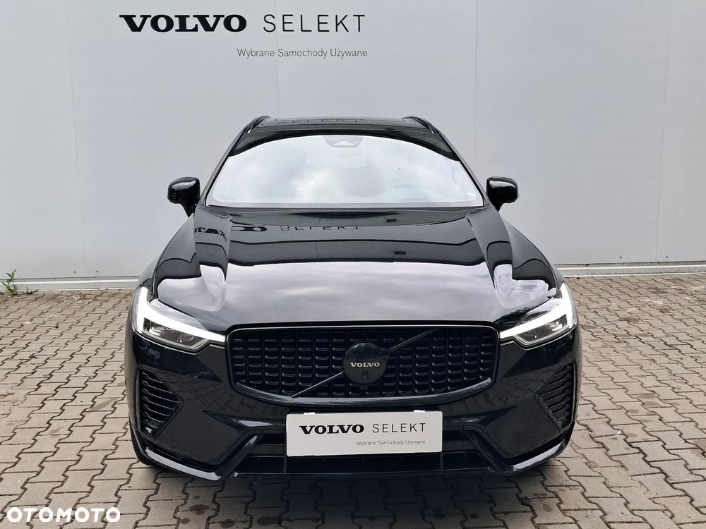 Volvo XC 60 T6 Plug-In Hybrid AWD Ultra Black Edition - 2
