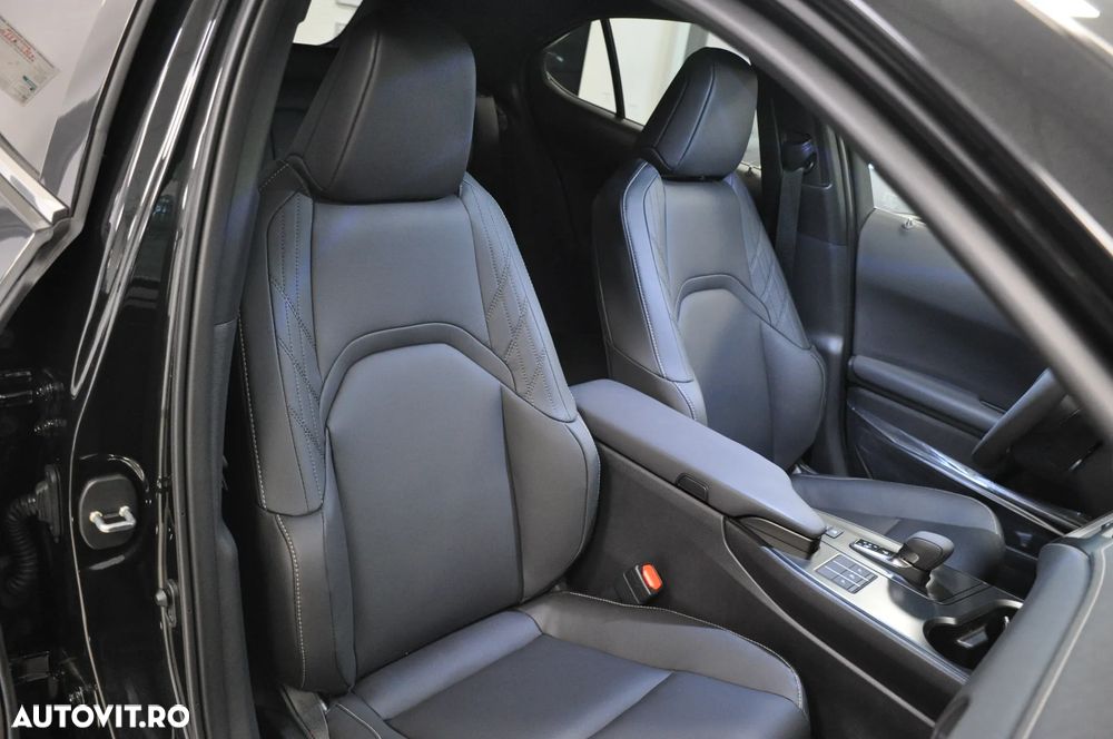 Lexus UX 300h Executive Line - 22