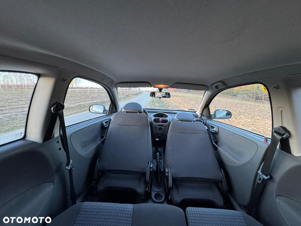 Opel Corsa 1.2 16V Essentia - 14