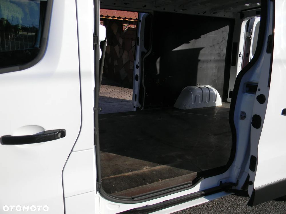 Opel Vivaro - 17
