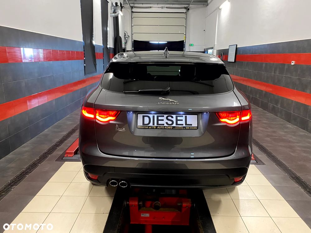 Jaguar F-Pace 20d R-Sport - 14