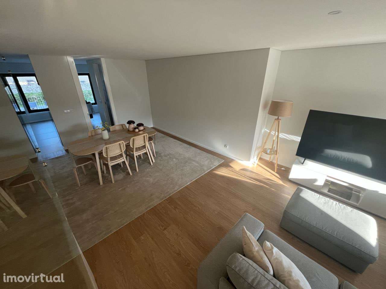 Moradia T3 nova com 2 garagens, terraço e jardim em Vila de Prado - Grande imagem: 3/24