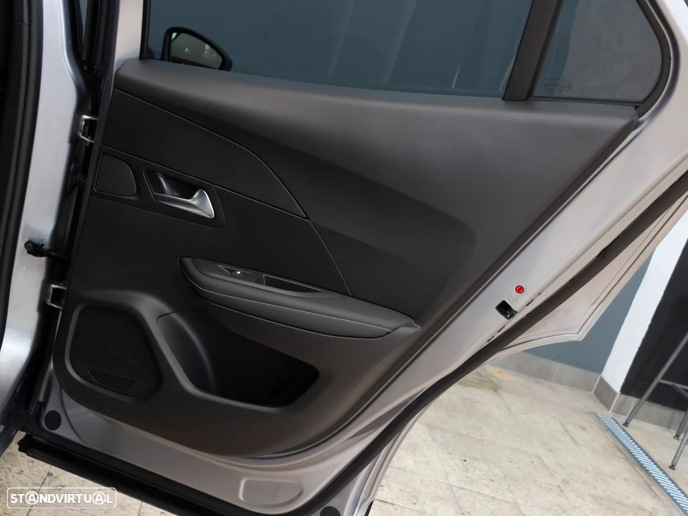 Peugeot 2008 1.2 Hybrid Allure e-DCS6 - 9