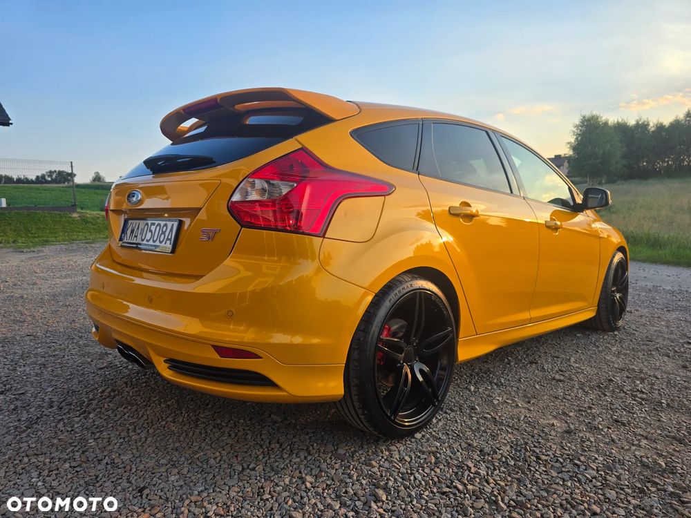 Ford Focus 2.0 EcoBoost ST - 8