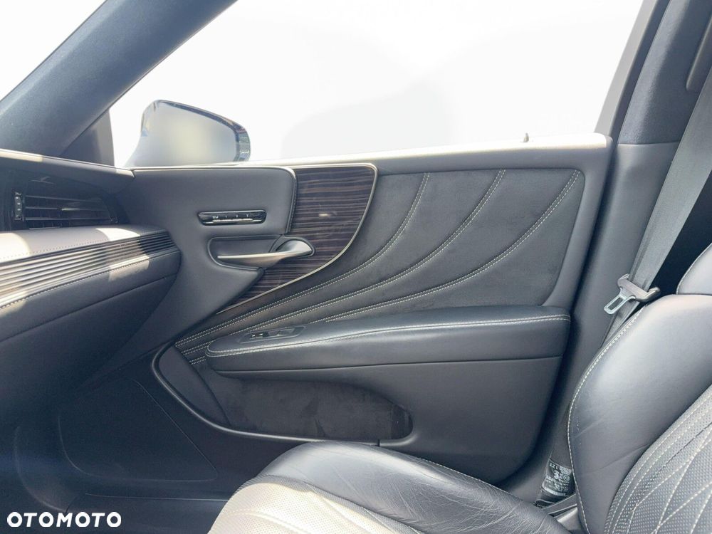 Lexus LS - 35