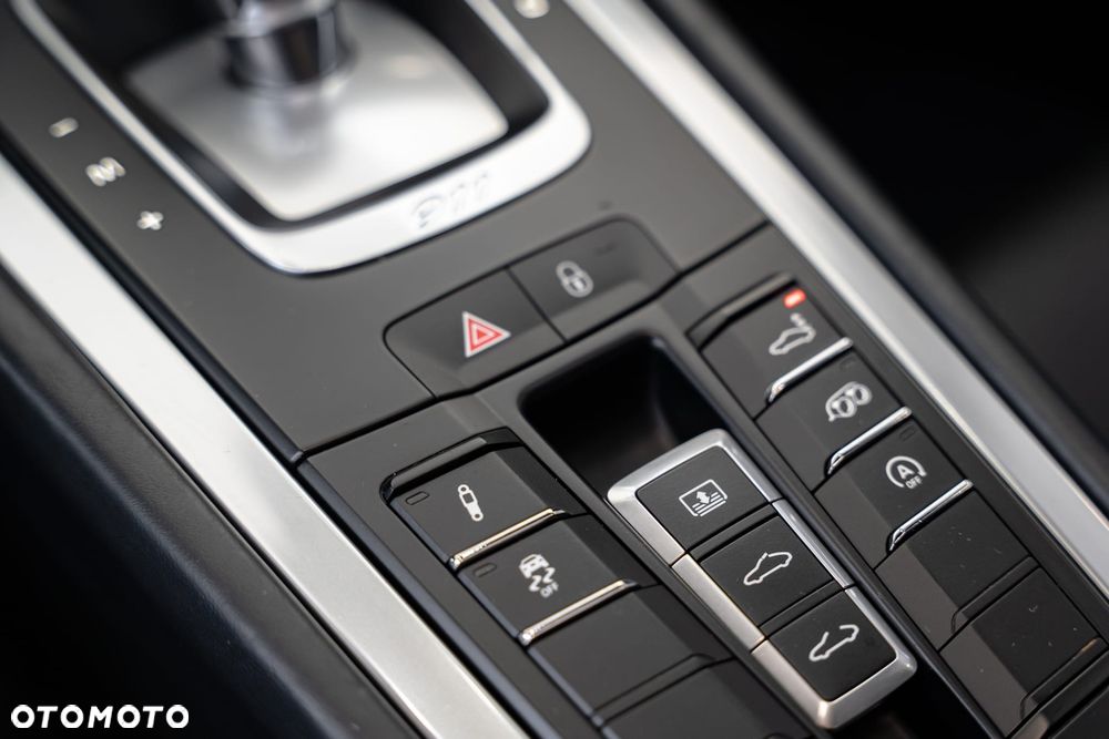 Porsche 911 Carrera S PDK - 32