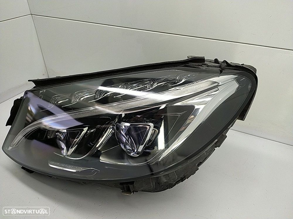 Farol Esquerdo Mercedes-Benz C-Class (W205) - 2