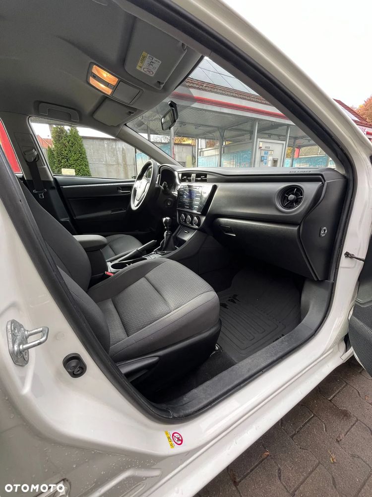 Toyota Corolla 1.33 Active EU6 - 22