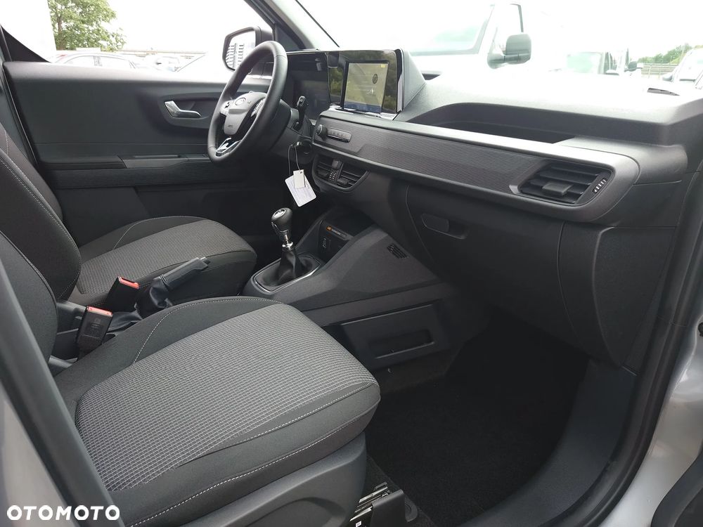 Ford Transit Courier - 21
