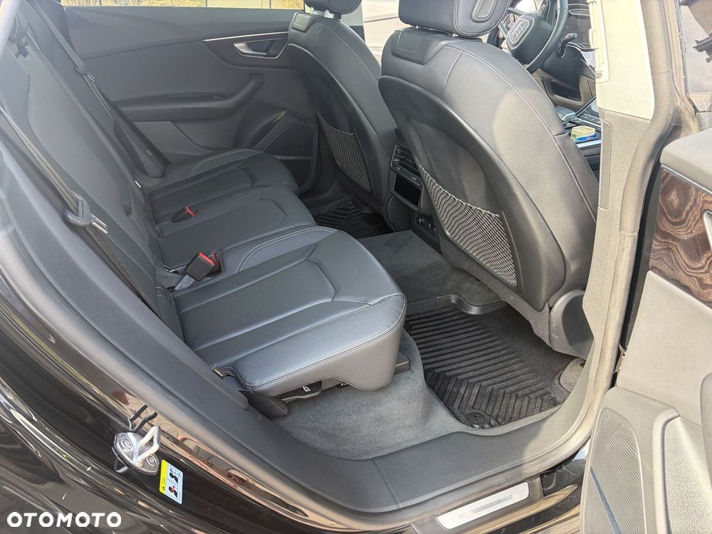 Audi Q8 55 TFSI quattro tiptronic - 17