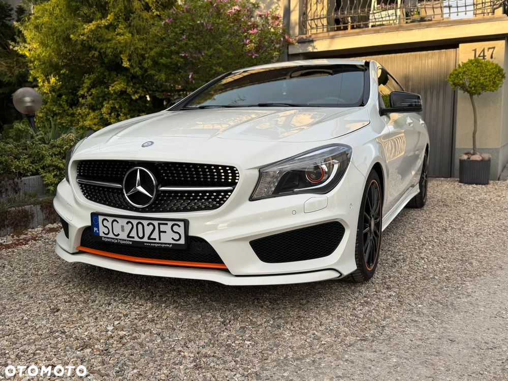 Mercedes-Benz CLA 200 7G-DCT Orange Art Edition - 3