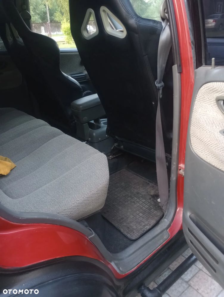 Suzuki Grand Vitara 2.5 V6 - 8