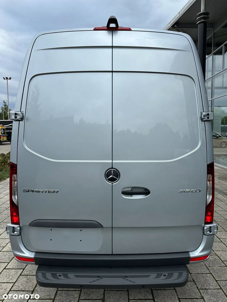 Mercedes-Benz Sprinter - 7