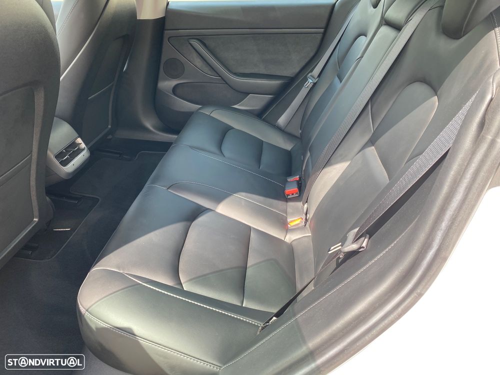 Tesla Model 3 Long Range Tração Traseira - 28