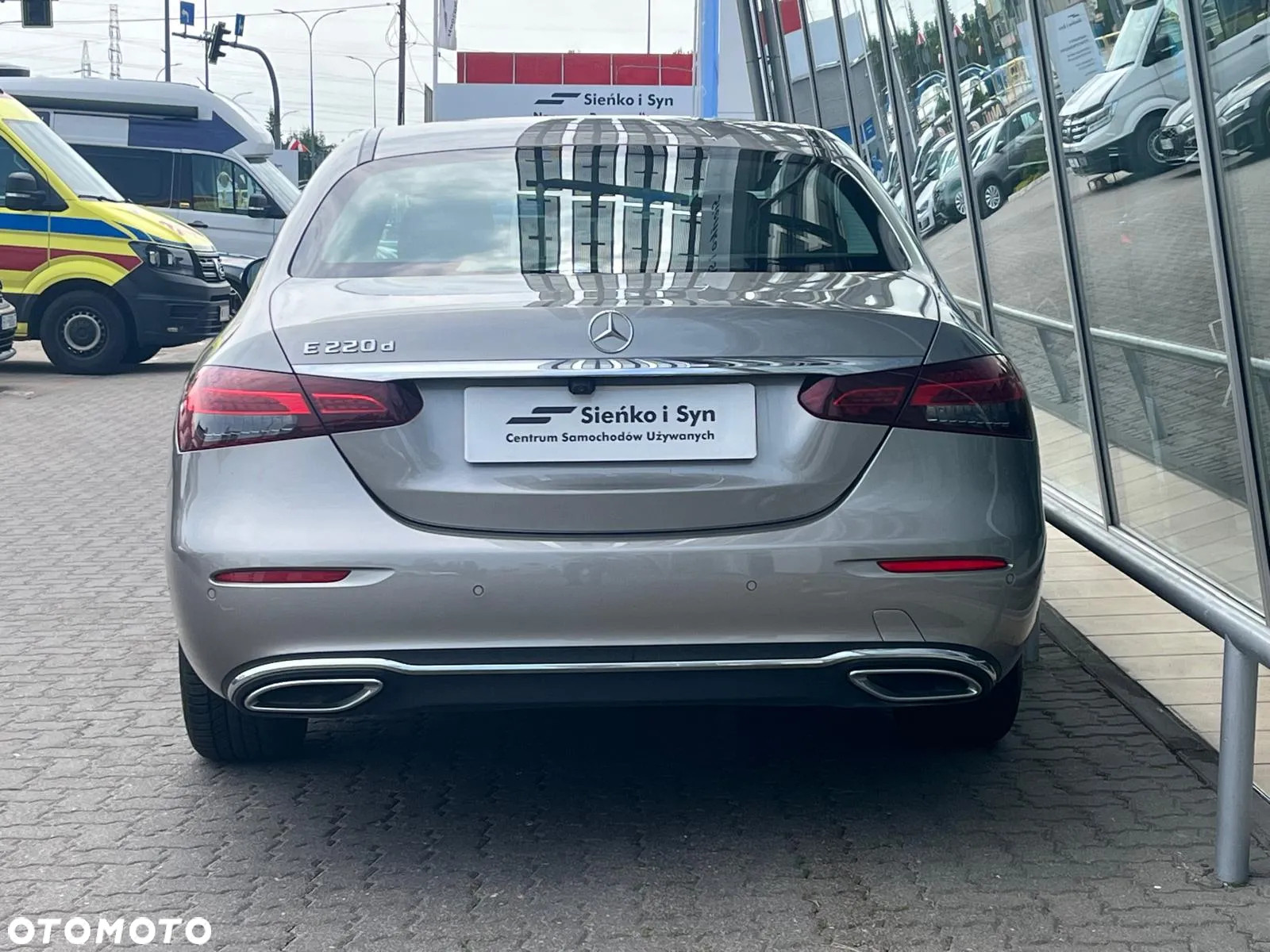Mercedes-Benz Klasa E 220 d Avantgarde - 16