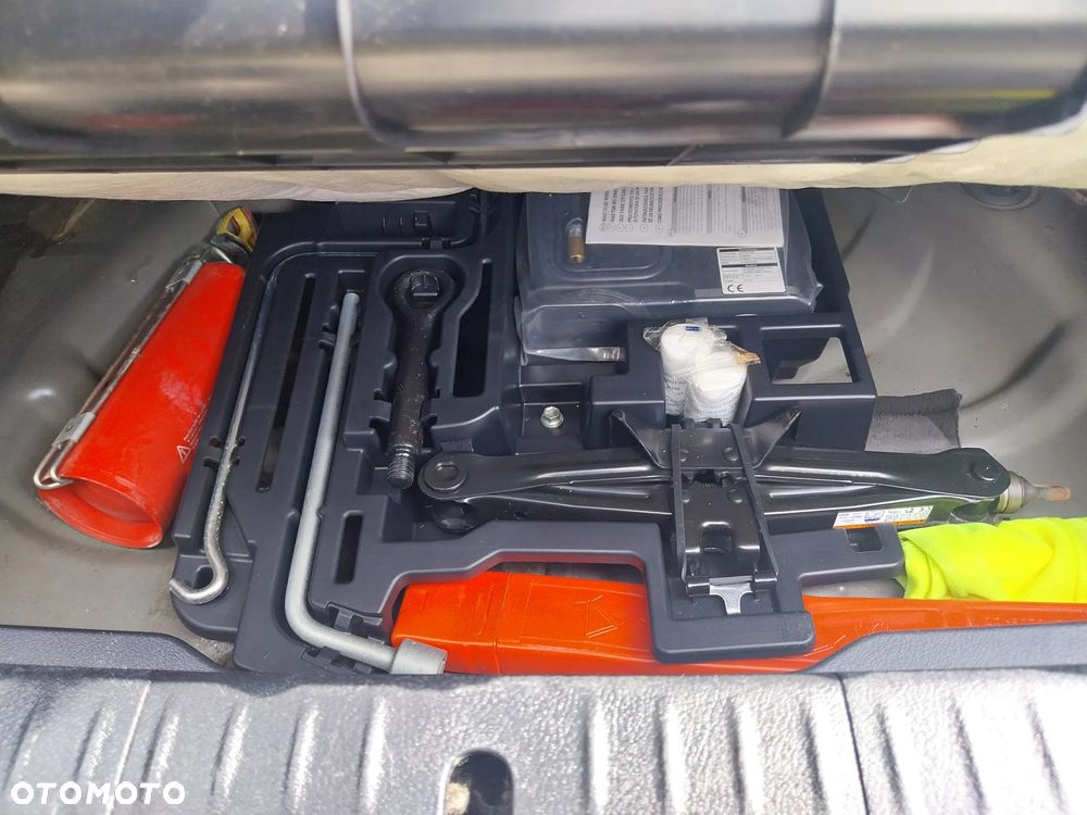 Lexus CT 200h Business Edition - 27