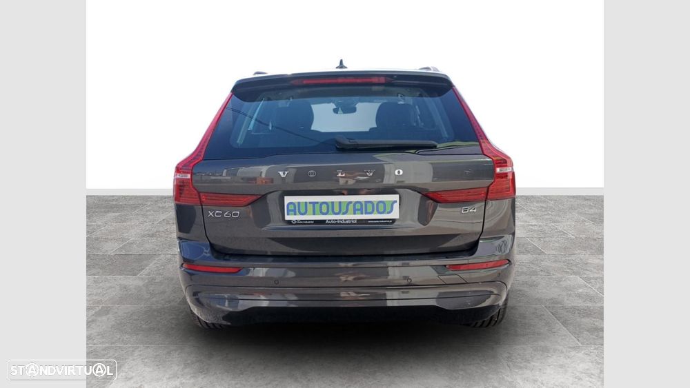 Volvo XC 60 2.0 B4 Momentum Plus - 8