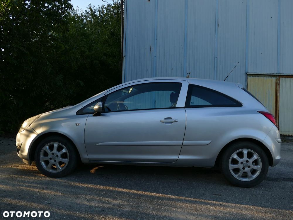 Opel Corsa 1.2 16V Cosmo - 2
