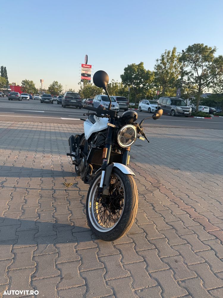 Husqvarna Vitpilen 401 - 3