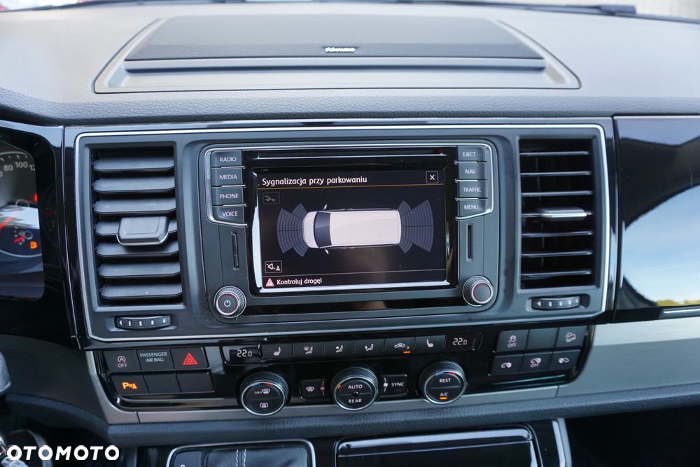 Volkswagen Multivan - 25