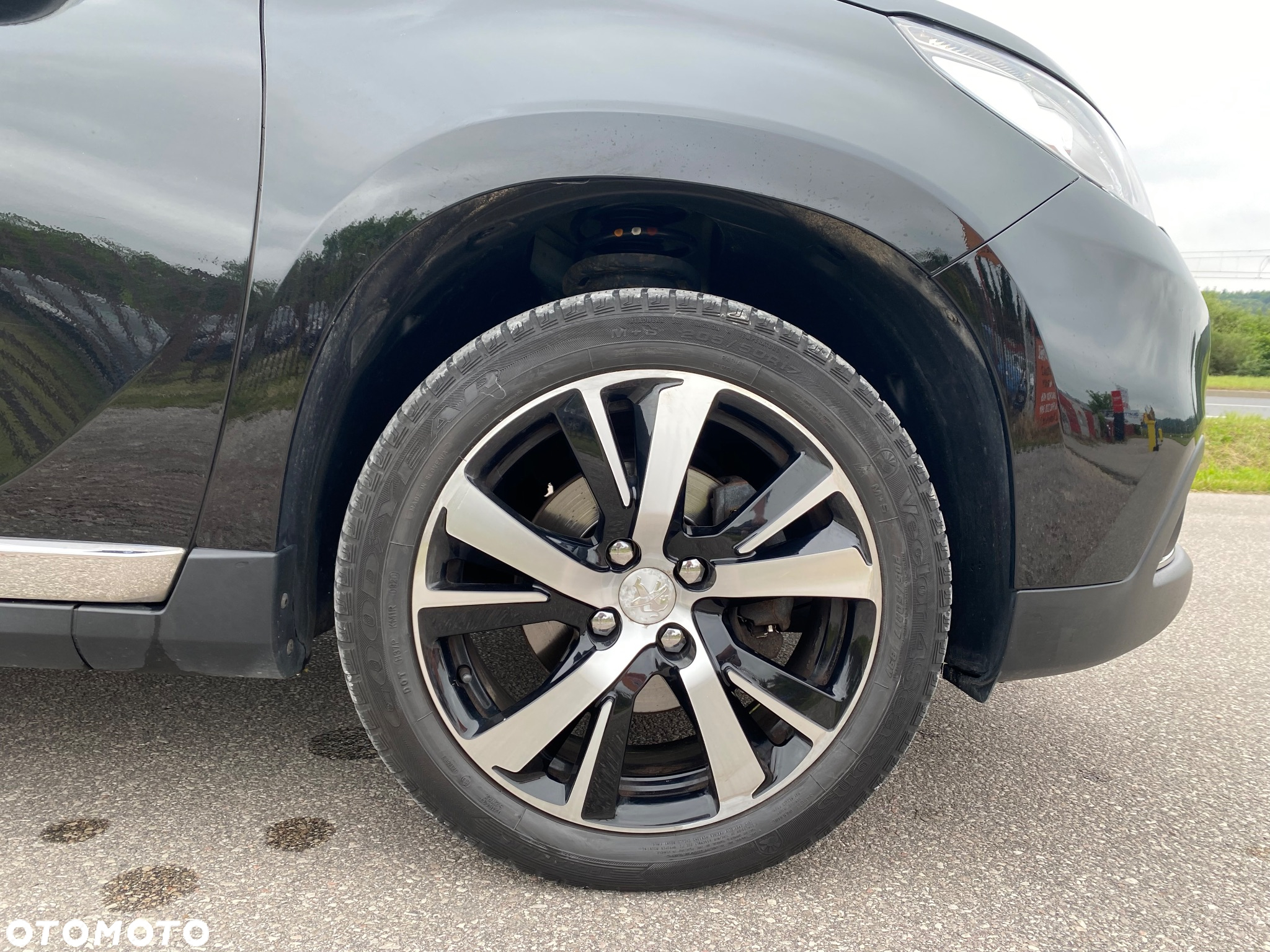 Peugeot 2008 1.6 e-HDi Allure S&S - 12