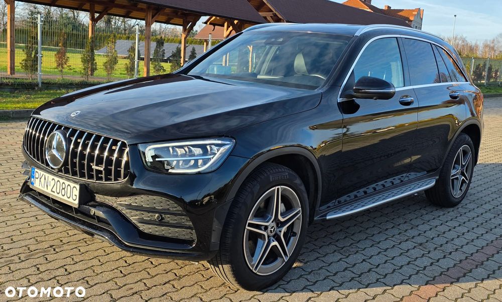 Mercedes-Benz GLC 300 4Matic 9G-TRONIC AMG Line - 2