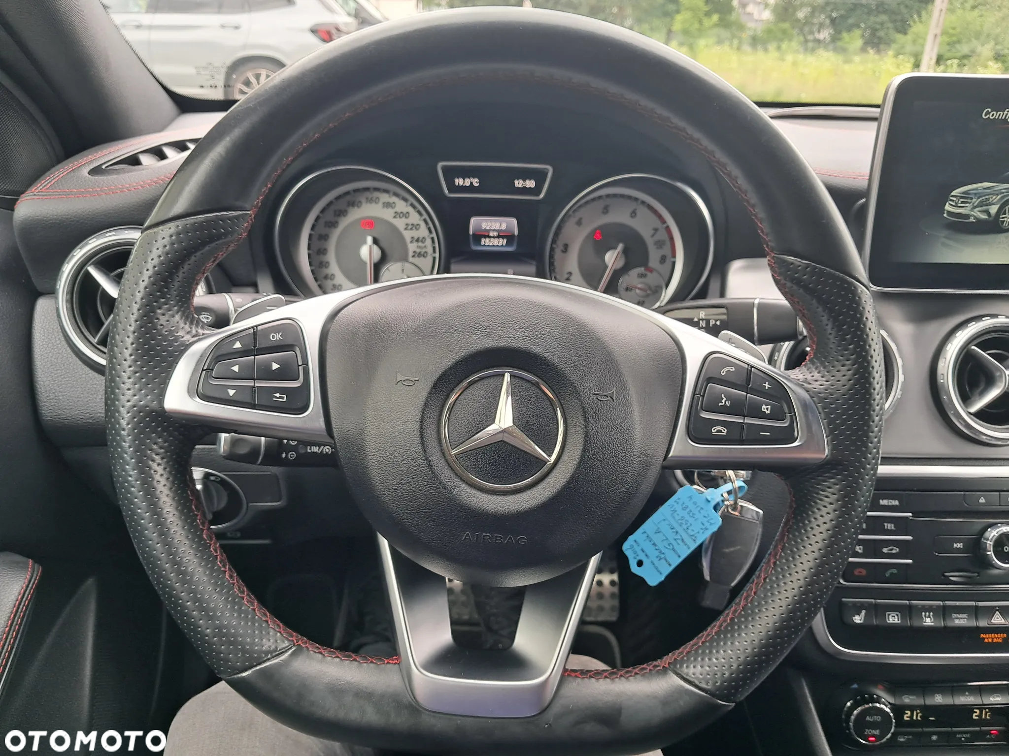 Mercedes-Benz GLA 250 4-Matic AMG Line - 22