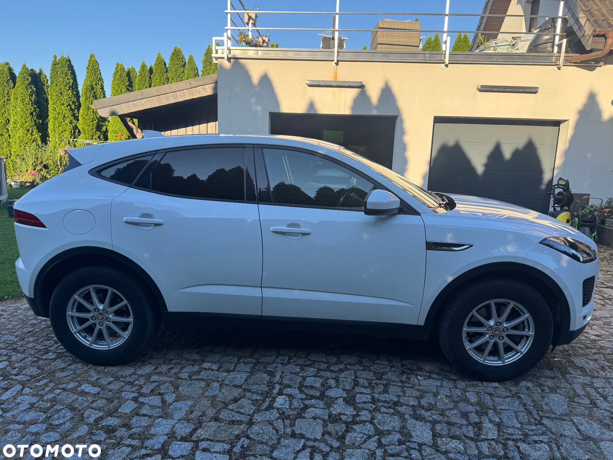 Jaguar E-Pace 2.0 i4D AWD - 16