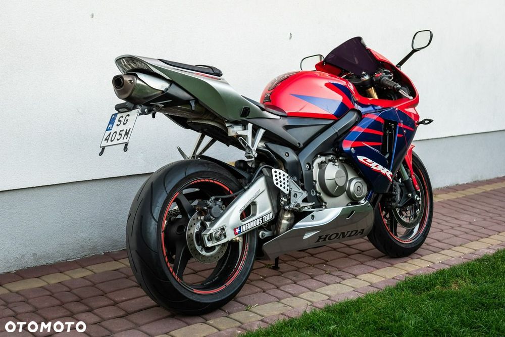Honda CBR - 7