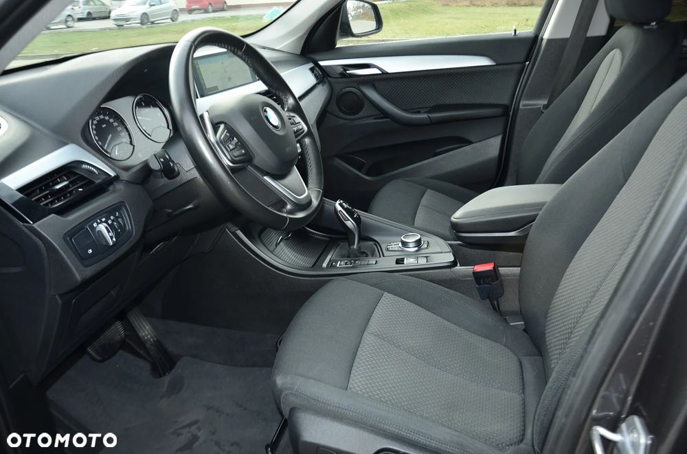 BMW X1 sDrive18d Business Edition - 16