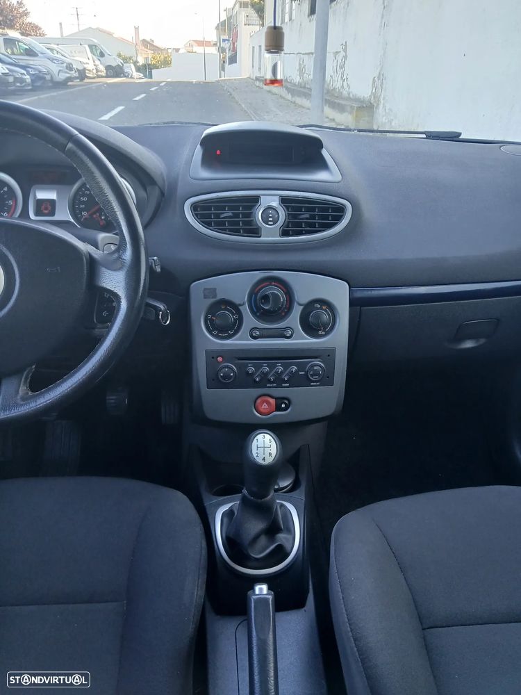 Renault Clio - 8