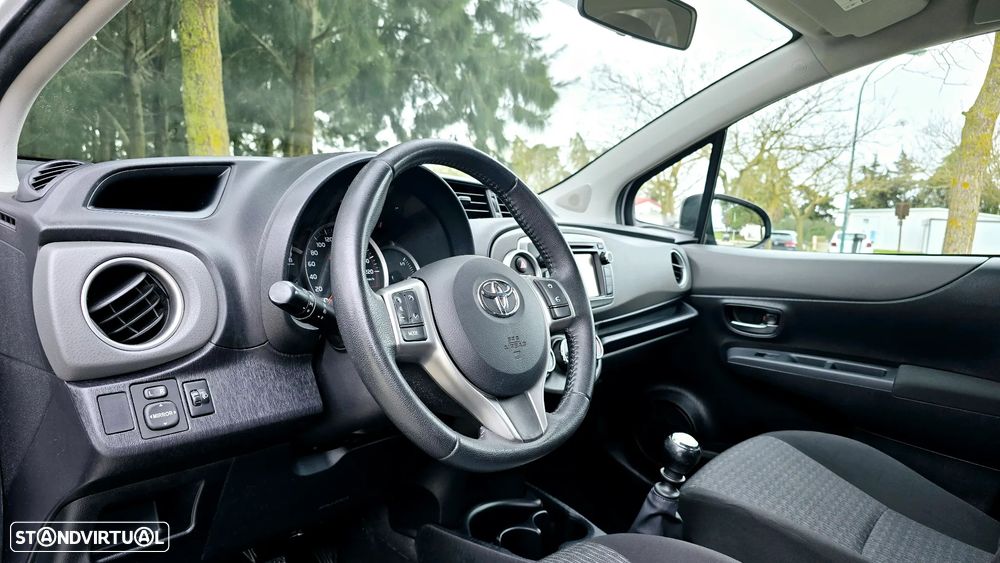 Toyota Yaris 1.33 VVT-i Comfort+P.Style - 27